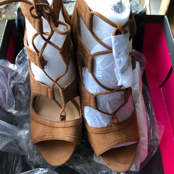 Vince Camuto women’s shoes - Picture 3 of 7